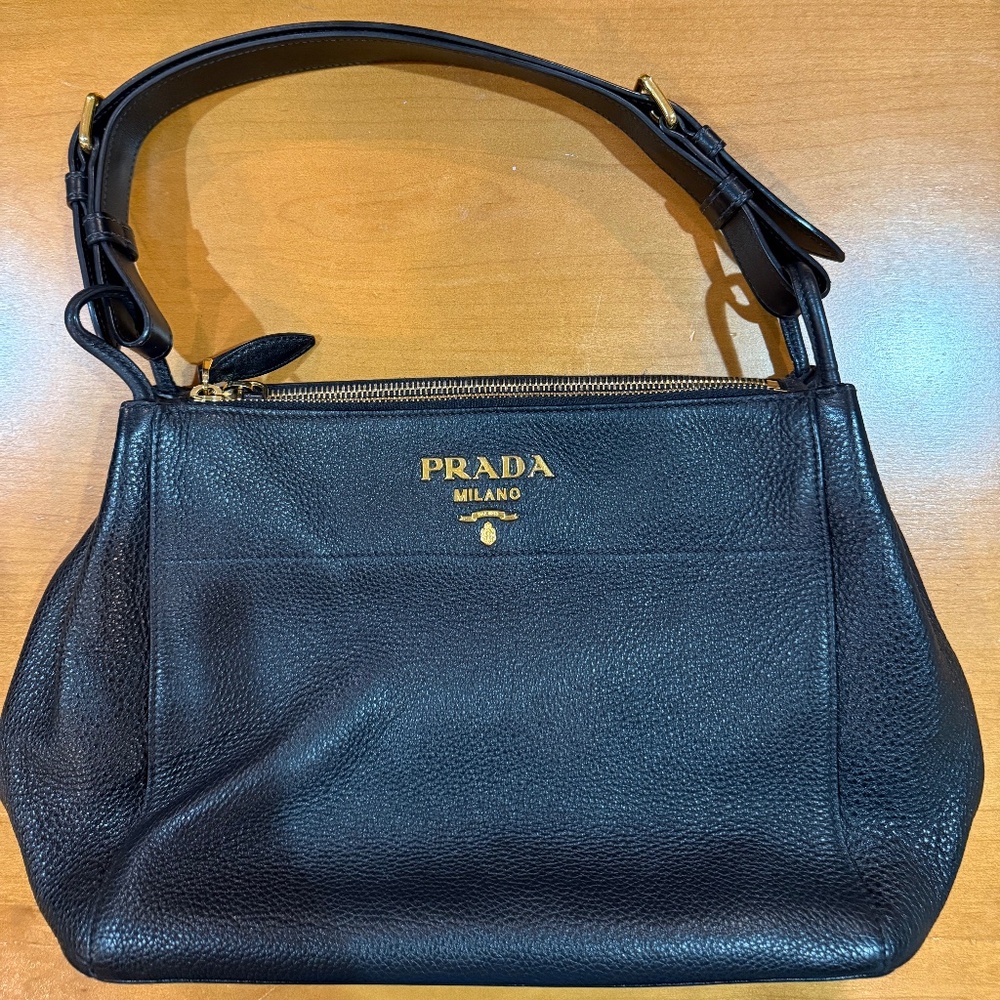 Prada Vitello Daino Hobo Nero